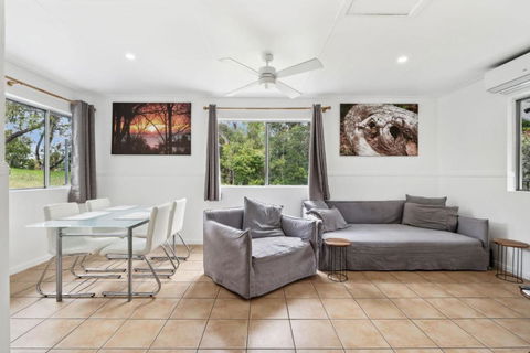 Red Rock Rest - Holiday Find 1