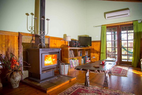 Red Tractor Retreat - Holiday Find 3