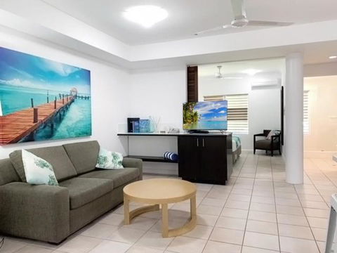 REEF RETREAT APARTMENTS PALM COVE Unit 13 - Holiday Find 0