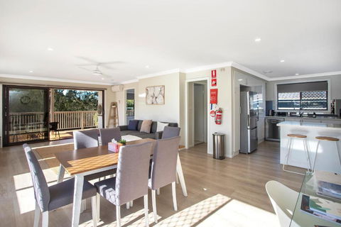 Renovated Coastal Getaway With Water Views - Holiday Find 3