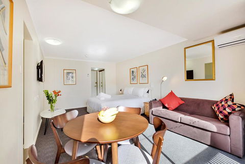 Renovated Stylish Studio - Holiday Find 1