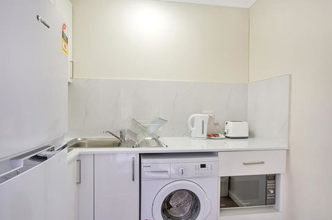 Renovated Stylish Studio - Holiday Find 3