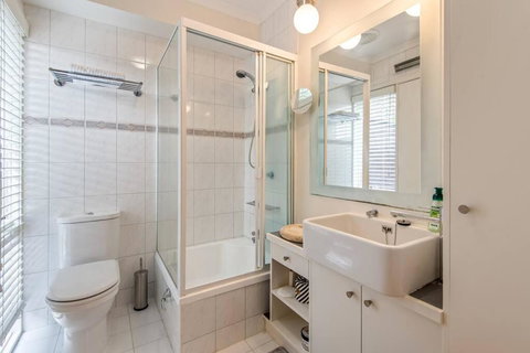 Retreat On George - Holiday Find 1