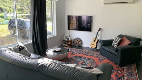 Retro Beach House - Macmasters Beach - Holiday Find 1