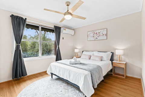 Retro Retreat - Mornington - Holiday Find 0