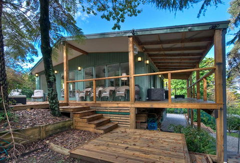 Ribbon Gum Lodge - Holiday Find 0