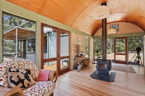 Rikkara Sanctuary 19 Rikkara Avenue Private Retreat - Holiday Find 1