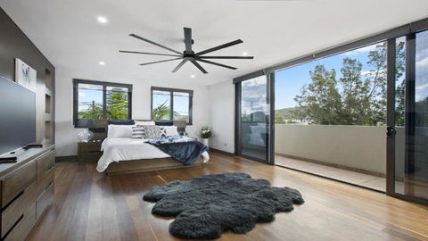 Riptides Booker Bay -Waterfront Apartment, Walk To Shops & Cafes - Holiday Find 2
