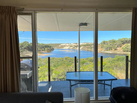 River Panorama Beach House - Holiday Find 0