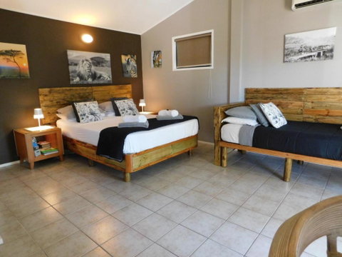 Riverbend Cottage Cabin - Little Heaven - Holiday Find 3