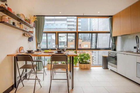 Riverside Apartment Melbourne CBD - Holiday Find 0