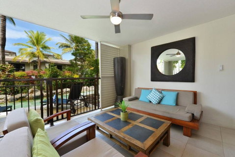 Resort-style Swim Out - A True Tropical Oasis - Holiday Find 1
