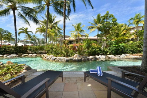 Resort-style Swim Out - A True Tropical Oasis - Holiday Find 0