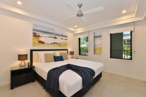 Resort-style Swim Out - A True Tropical Oasis - Holiday Find 2