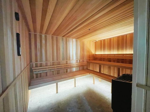 Riverview Haven Prime Spot For NY Fireworks - Holiday Find 3