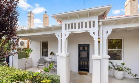 Roseland Cottage - CBD Heritage - Holiday Find 0
