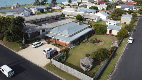 Robe House Heritage Accommodation - Holiday Find 3