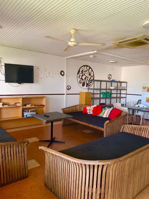 Roey Backpackers And Party Bar - Holiday Find 3