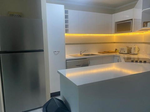 ROOFTOP APARTMENT AT MARINA TERRACES - Holiday Find 2