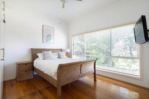 Rosebud Reset - A Beachside Group Getaway - Holiday Find 2