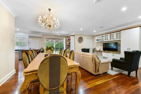 Roselawn Manor - 5 Bedroom Entertainer - Holiday Find 3