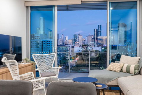 Russell St. Retreat Near Brisbane Convention Centre - Holiday Find 0