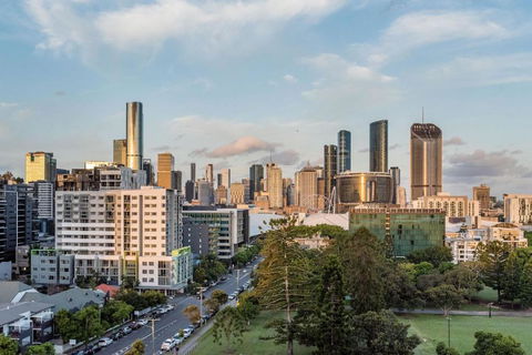 Russell St. Retreat Near Brisbane Convention Centre - Holiday Find 1