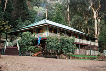Rustic Refuge Guesthouse with Holiday Find