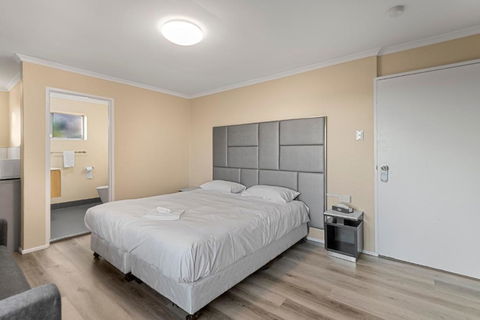 S1 Motel - Holiday Find 2