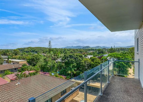 Sail Away - Holiday Find 0