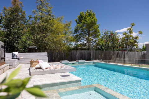 Sails On Bannister - Holiday Find 0