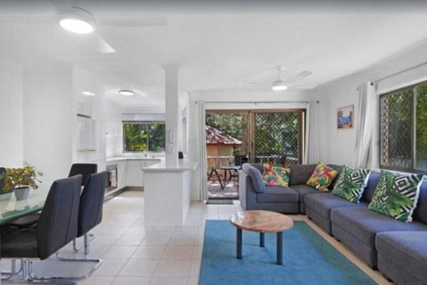 Salerno - Hosted By Burleigh Letting - Holiday Find 0