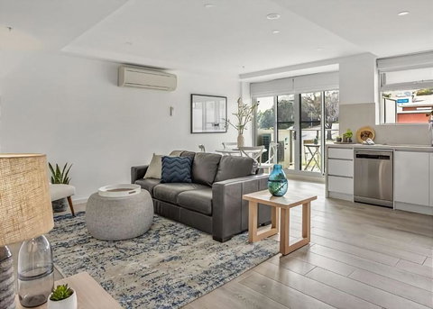 Salt 4 Getaway Luxury For 2 - Holiday Find 1