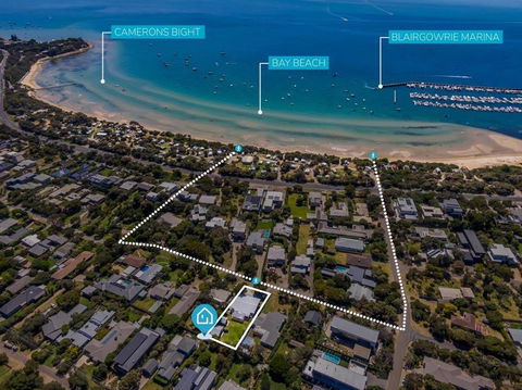 Salt Air Beach Retreat - 280m Walk To Foreshore, Check Out 5pm Sunday! - Holiday Find 1