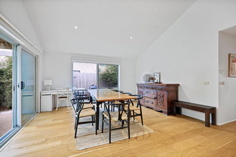 Salt Air Hideaway With Lush Backyard - Holiday Find 0