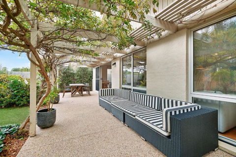 Salt Air Hideaway With Lush Backyard - Holiday Find 2