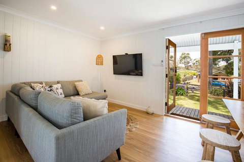 Salt And Pepper Pet Friendly 5 Mins Drive To Beach - Holiday Find 1
