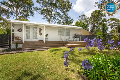 Salt And Pepper Pet Friendly 5 Mins Drive To Beach - Holiday Find 0