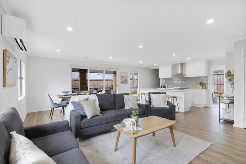 Salt Breeze - Holiday Find 0