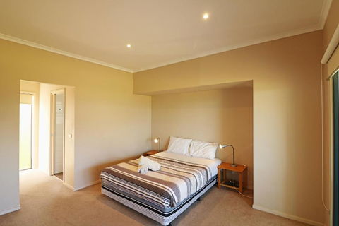 Saltwater Apartments - Holiday Find 2