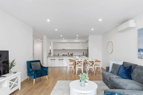 Saltwater Escape - Contemporary Seaside Stunner - Holiday Find 1