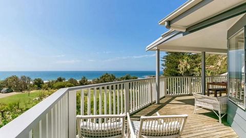 Salty Air Beachside Cottage At Killcare - Holiday Find 0