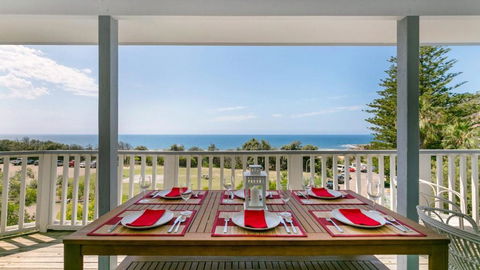 Salty Air Beachside Cottage At Killcare - Holiday Find 1