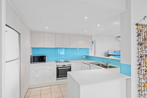 Salty Breeze - Rooftop Terrace & Jacuzzi - Holiday Find 3