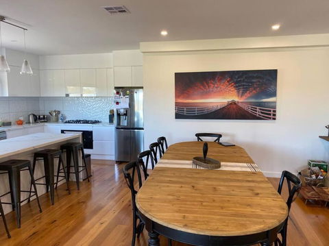 Sanary A Modern Beach Home In Martha Cove - Holiday Find 2