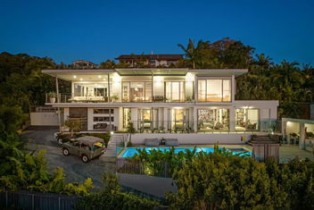 Sanctuary Spaces - Sundowner with Holiday Find