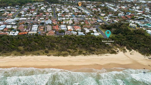 Sand And Swell At Sawtell - Holiday Find 1