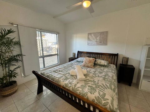 Sand Bars - Spacious, Beach, Pets - Holiday Find 0