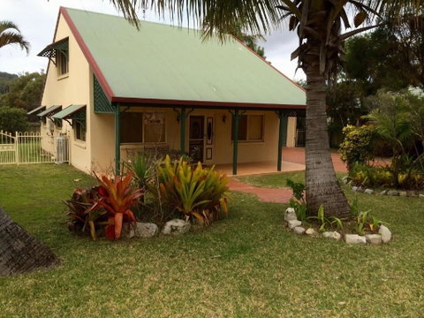 Sand Piper Cottage Rainbow Beach - Holiday Find 0