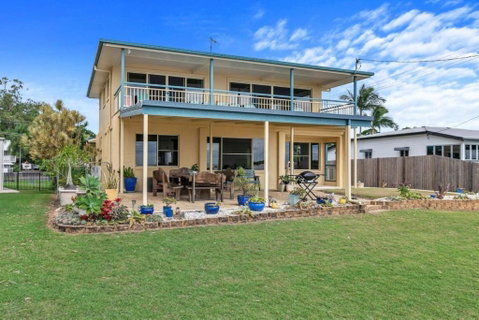 Sandbar On Moreton 3 Bedroom - Holiday Find 0
